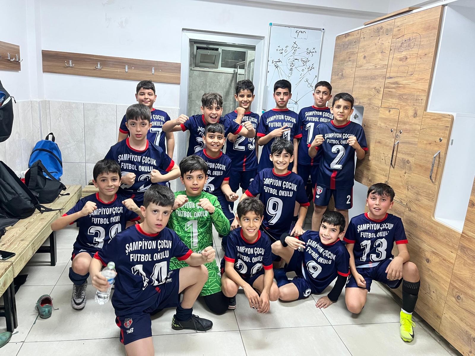 Şampiyon Çocuk FK galeri fotoğrafı 25